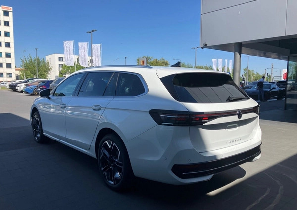 Volkswagen Passat cena 215373 przebieg: 5, rok produkcji 2024 z Koszalin małe 379